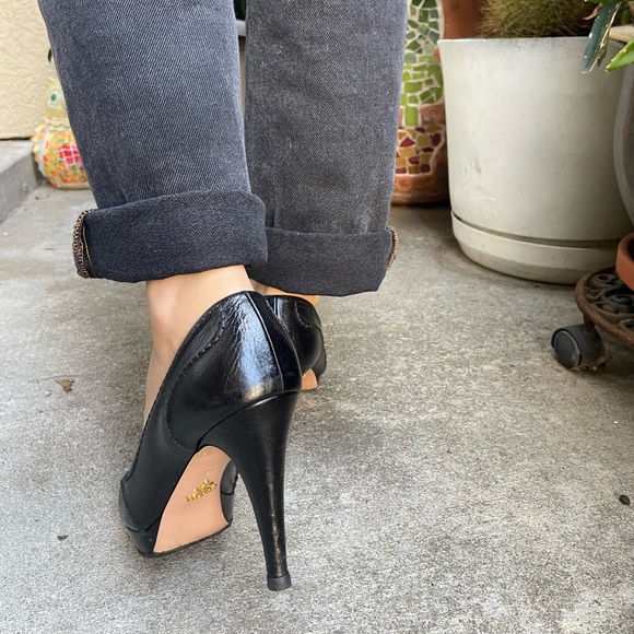 Vintage black Prada leather heels - Picture 11 of 15
